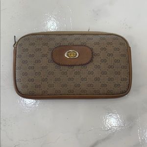 Gucci zip wallet